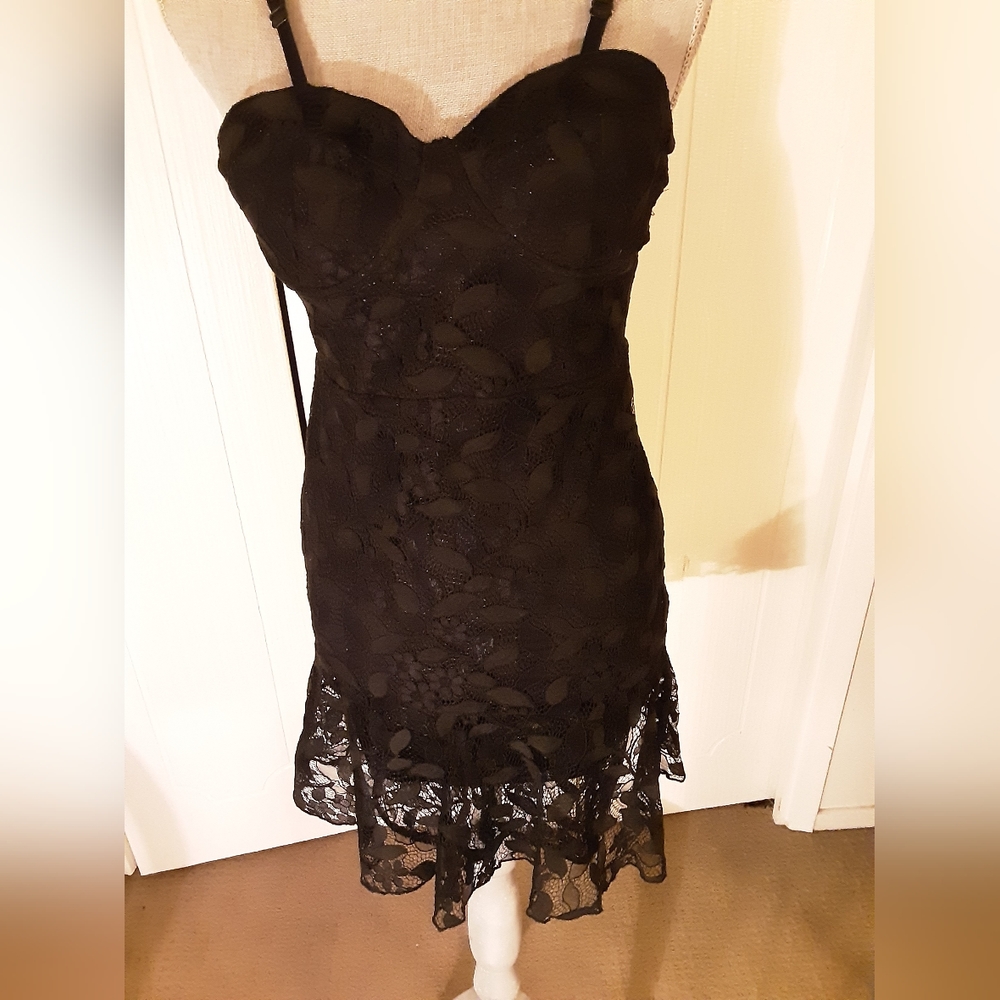 Womens CIGNAL brand black lace cocktail dress